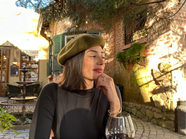 Combinando o Inverno: Boinas Francesas e Chapéus de Feltro