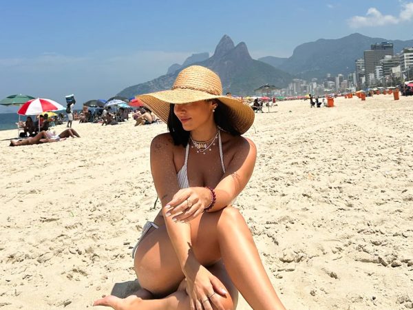 Escolhendo o Chapéu de Praia Perfeito para Você: Proteção e Estilo